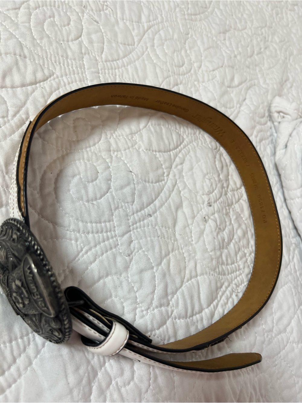 Wrangler White and Tan Western Belt with Ornate Silver Buckle - Picture 8 of 9